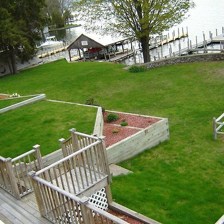 Lake George Suites Екстер'єр фото