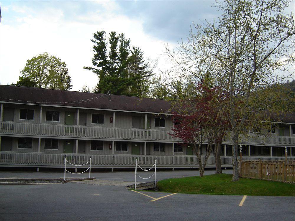 Lake George Suites Екстер'єр фото